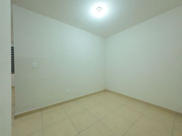Renta de Departamento en Planta Baja | 2 Recámaras + Sala TV | Real Solare, Privada Epic