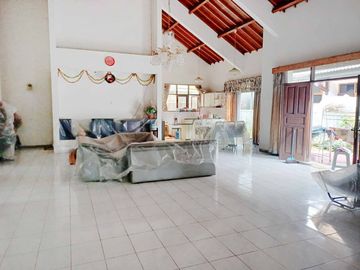 Dijual! Villa Puncak Cipanas LT 500m² LB 400m² SHM Full Furnished di Komplek Hotel Indo Alam
