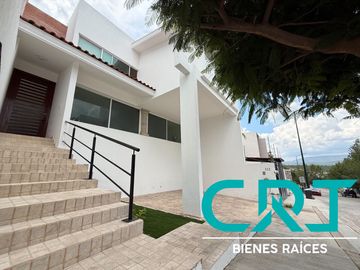 CASA EN VENTA I PORTA FONTANA I ZONA NORTE I ESPACIOS AMPLIOS I UBICACION PRIVILEGIADA A UNOS MINUTOS DE PLAZA MAYOR Y PARQUE METROPOLITANO