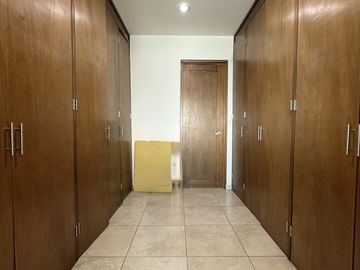 CASA EN VENTA I PORTA FONTANA I ZONA NORTE I ESPACIOS AMPLIOS I UBICACION PRIVILEGIADA A UNOS MINUTOS DE PLAZA MAYOR Y PARQUE METROPOLITANO