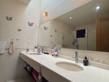 CASA EN VENTA I PORTA FONTANA I ZONA NORTE I ESPACIOS AMPLIOS I UBICACION PRIVILEGIADA A UNOS MINUTOS DE PLAZA MAYOR Y PARQUE METROPOLITANO