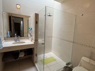CASA EN VENTA I PORTA FONTANA I ZONA NORTE I ESPACIOS AMPLIOS I UBICACION PRIVILEGIADA A UNOS MINUTOS DE PLAZA MAYOR Y PARQUE METROPOLITANO