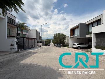 CASA EN VENTA I PORTA FONTANA I ZONA NORTE I ESPACIOS AMPLIOS I UBICACION PRIVILEGIADA A UNOS MINUTOS DE PLAZA MAYOR Y PARQUE METROPOLITANO