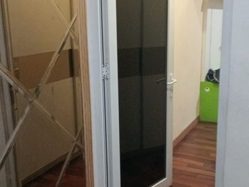 DIJUAL CEPAT Rumah Cantik 2 1/2 Lantai di Park Residence Taman Surya Sudah di Renovasi di Taman Surya, Cengkareng, Jakarta Barat