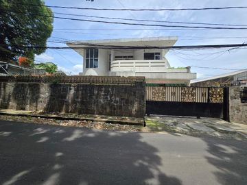 Dijual Gudang Perumahan Kebayoran Lama di Jakarta Selatan