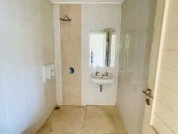 Dijual BU dan Disewakan Murah Rumah Bagus di Boulevard Grand Galaxy Bekasi
