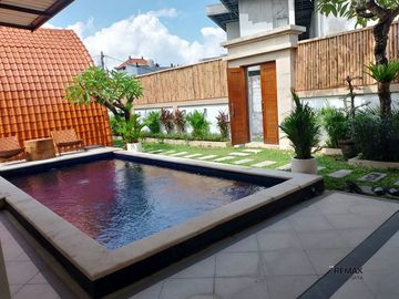 Villa Eksklusif 4 Kamar Tidur dengan Private Pool Disewakan di Munggu