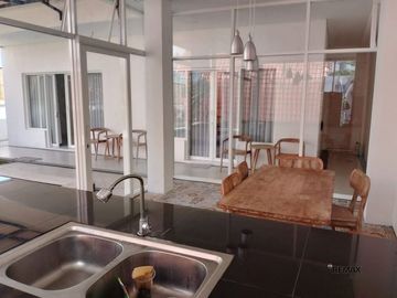 Villa Eksklusif 4 Kamar Tidur dengan Private Pool Disewakan di Munggu