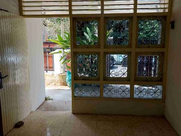 DIJUAL RUMAH 2 LANTAI SANGAT STRATEGIS DEKAT UGM DI POGUNG REJO MLATI SLEMAN
