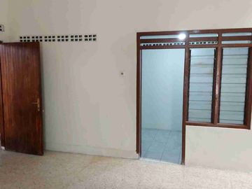 DIJUAL RUMAH 2 LANTAI SANGAT STRATEGIS DEKAT UGM DI POGUNG REJO MLATI SLEMAN