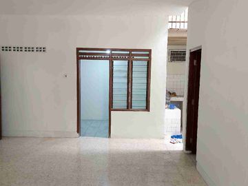 DIJUAL RUMAH 2 LANTAI SANGAT STRATEGIS DEKAT UGM DI POGUNG REJO MLATI SLEMAN