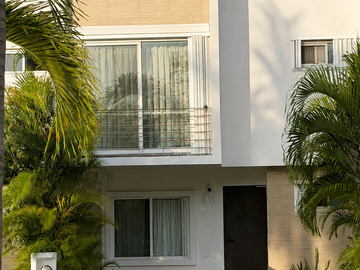 Casa Terra en Vita Residenze Cancún | Privada con Alberca y Seguridad