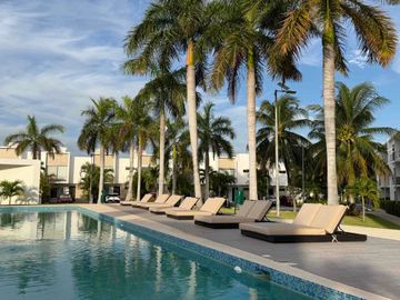 Casa Terra en Vita Residenze Cancún | Privada con Alberca y Seguridad