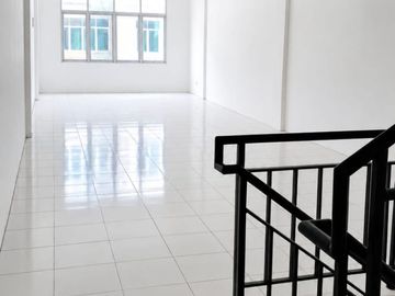 Cocok untuk Usaha & Kantor, 4,5 Lantai, Strategis