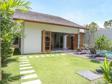 ID:H-149 Disewakan Luxury Villa Umalas Kerobokan Bali Dekat Seminyak Kuta  Denpasar Canggu
