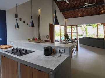 ID:H-149 Disewakan Luxury Villa Umalas Kerobokan Bali Dekat Seminyak Kuta  Denpasar Canggu