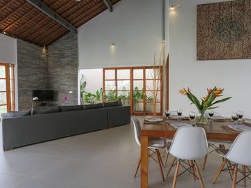 ID:H-149 Disewakan Luxury Villa Umalas Kerobokan Bali Dekat Seminyak Kuta  Denpasar Canggu