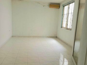 Rumah Strategis di Taman Modern Cakung – SHM & Bebas Banjir Harga 2,2 M Nego