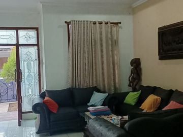 Rumah Luas dan Strategis di Taman Tridaya Indah Bekasi