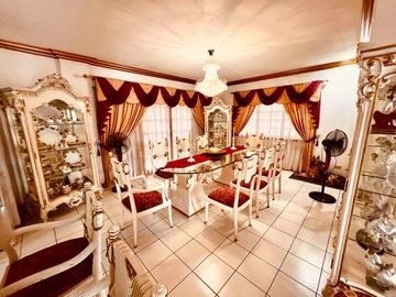 Fully Furnished 4 Bedroom House with Large Garden in Batasan Hills -AJCQ