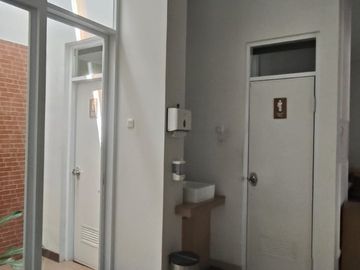Disewakan Ruko Hadap jalan dan Ramai strategis gading serpong