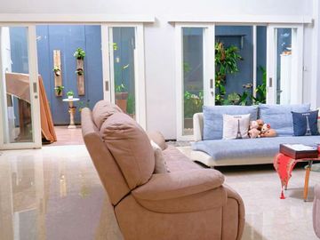 HARGA ANJLOK! Rumah Premium Jakarta Timur! Lingkungan Elite, Akses Tol Dekat