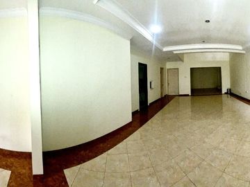 Dijual atau Disewakan Rumah Siap Huni di dalam Cluster Perumahan Raffles Hills Cibubur
