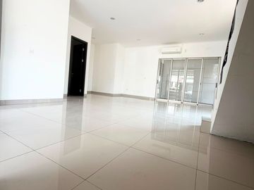 DIJUAL Brand New House di PIK2 – Posisi HOEK! 📍💎