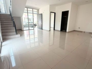 DIJUAL Brand New House di PIK2 – Posisi HOEK! 📍💎
