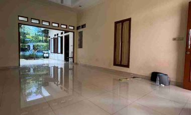 For Sale Rumah Di sebelah komplek AURI
Dekat Bandara Halim