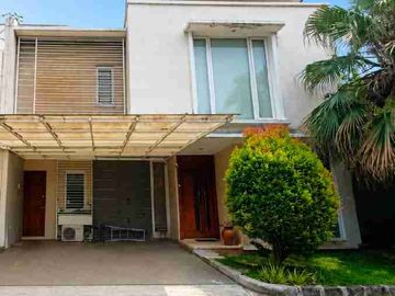 RUMAH CANTIK WALK DISTANCE TO MRT STATION CIPETE