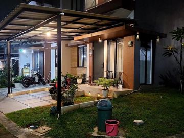 DIJUAL RUMAH CANTIK 2 LANTAI SIAP HUNI LINGKUNGAN NYAMAN DI SERPONG LAGOON (EN677)