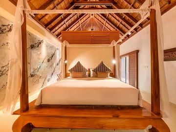 Luxury Fully Renovated Villa with Private Pool, Sauna & Spa – Prime Seminyak