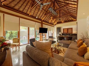 Luxury Fully Renovated Villa with Private Pool, Sauna & Spa – Prime Seminyak