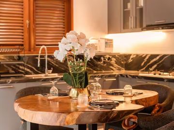 Luxury Fully Renovated Villa with Private Pool, Sauna & Spa – Prime Seminyak