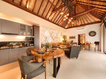 Luxury Fully Renovated Villa with Private Pool, Sauna & Spa – Prime Seminyak
