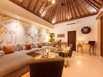 Luxury Fully Renovated Villa with Private Pool, Sauna & Spa – Prime Seminyak