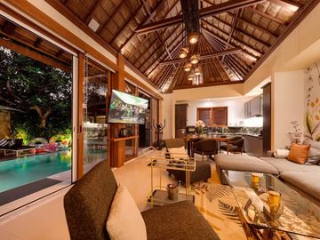 Luxury Fully Renovated Villa with Private Pool, Sauna & Spa – Prime Seminyak
