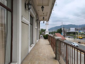 Edificio de venta en el km 11 Vía a la Costa, Norte de Guayaquil, 1832 m2.