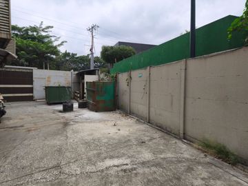 Edificio de venta en el km 11 Vía a la Costa, Norte de Guayaquil, 1832 m2.
