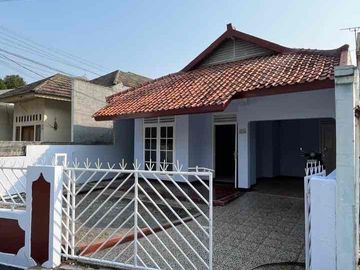 Dijual dan Disewakan rumah rapih siap huni di Jakasampurna Bekasi Barat