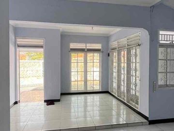Dijual dan Disewakan rumah rapih siap huni di Jakasampurna Bekasi Barat