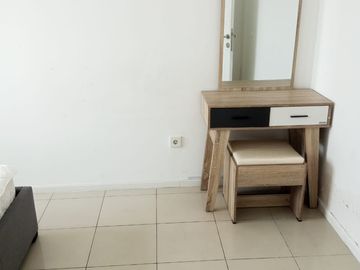 Disewakan pertahun 2 bedroom furnished apartemen green lake sunter jakarta utara