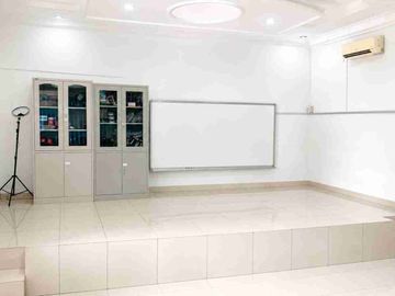 Disewa & Dijual Gedung ex Sekolah di Medan Satria, Bekasi Timur