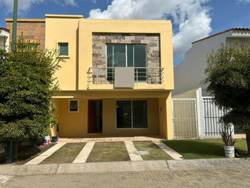 SE RENTA CASA LOS ALMENDROS RESIDENCIAL $21,500.00 ZONA RIO BLANCO VALDEPEÑAS