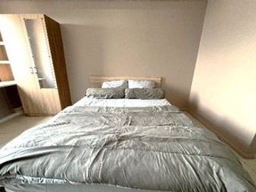 Disewakan Perbulan Studio Furnished Lt tinggi Siap Huni Apartemen Green Lake Sunter