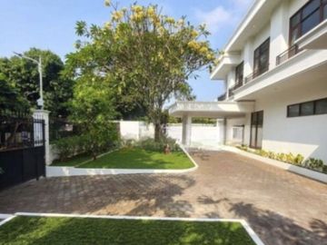 Disewakan Rumah Luas 6Kt di Area Kuningan Jakarta Selatan | Stdn0123