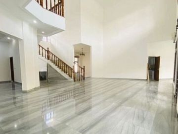 Disewakan Rumah Luas 6Kt di Area Kuningan Jakarta Selatan | Stdn0123
