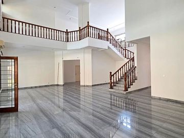 Disewakan Rumah Luas 6Kt di Area Kuningan Jakarta Selatan | Stdn0123
