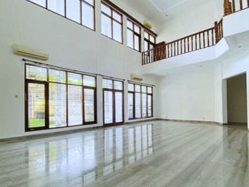 Disewakan Rumah Luas 6Kt di Area Kuningan Jakarta Selatan | Stdn0123